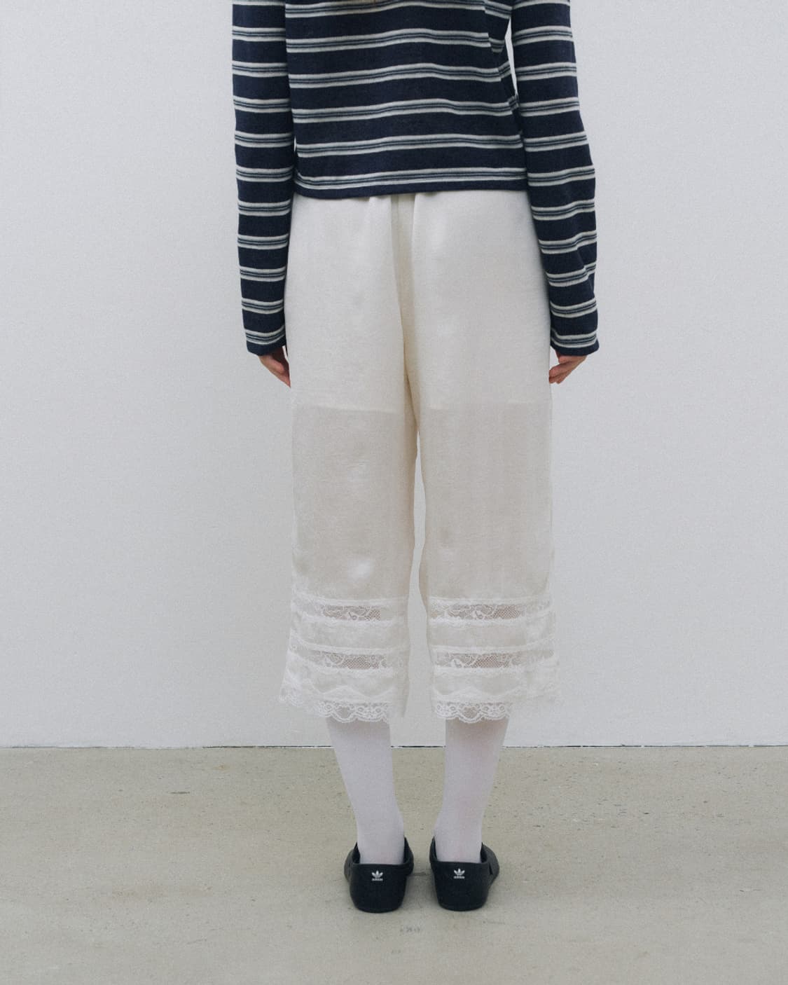 아유서울 SATIN LACE CROPPED PANTS IVORY 상품이미지6
