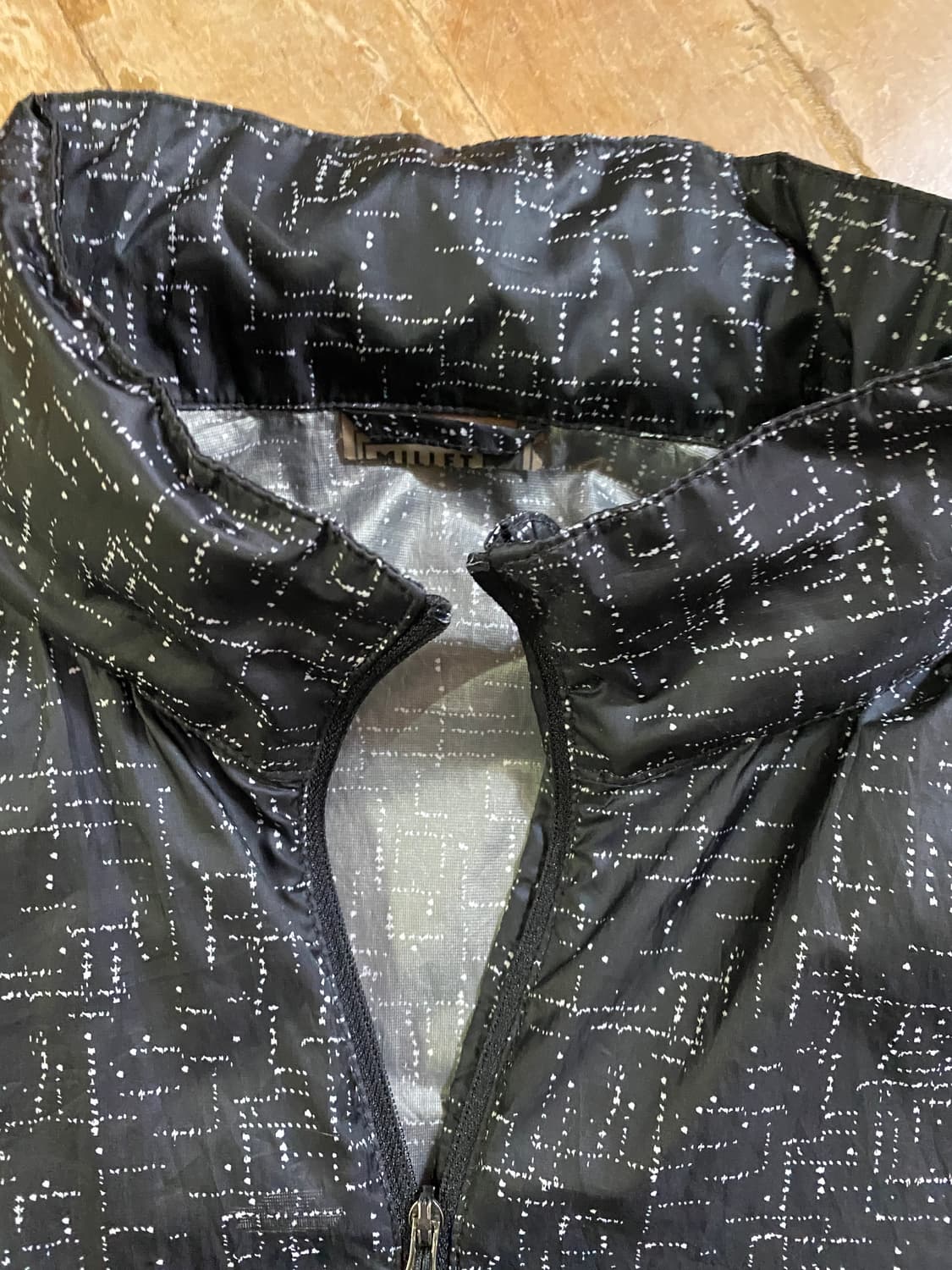 밀레 바람막이 자켓 블랙 패턴 (105) 상품이미지5