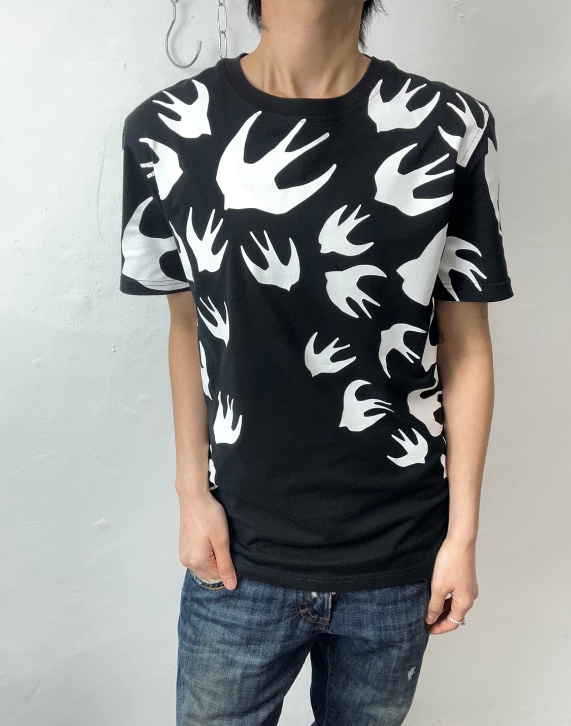 McQ 2016 Swallow All-Over Print T-Shirt 상품이미지2