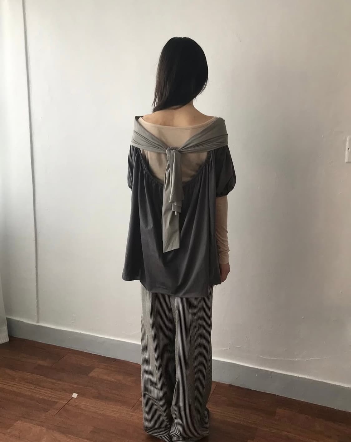 Back Ribbon Top, gray 상품이미지4
