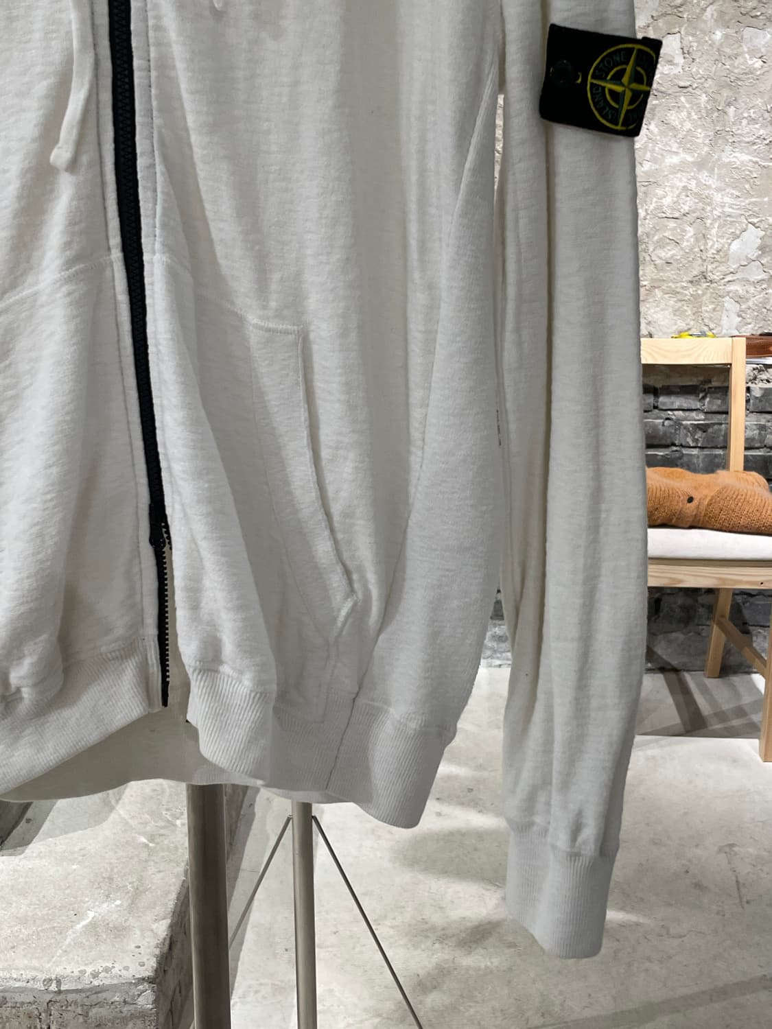 스톤 아일랜드 화이트 와펜 투 웨이 씬 후디 집업 상품이미지5