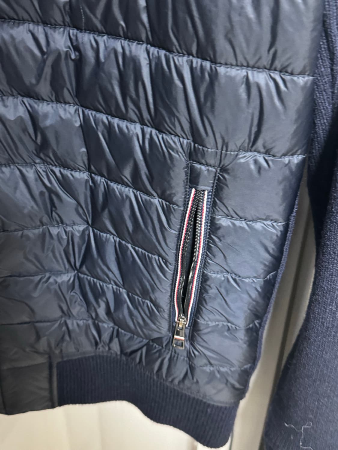 타미힐피거 남성 니트 패딩 자켓 네이비 M (100) 택달린 새상품 ㅡ 상품이미지4