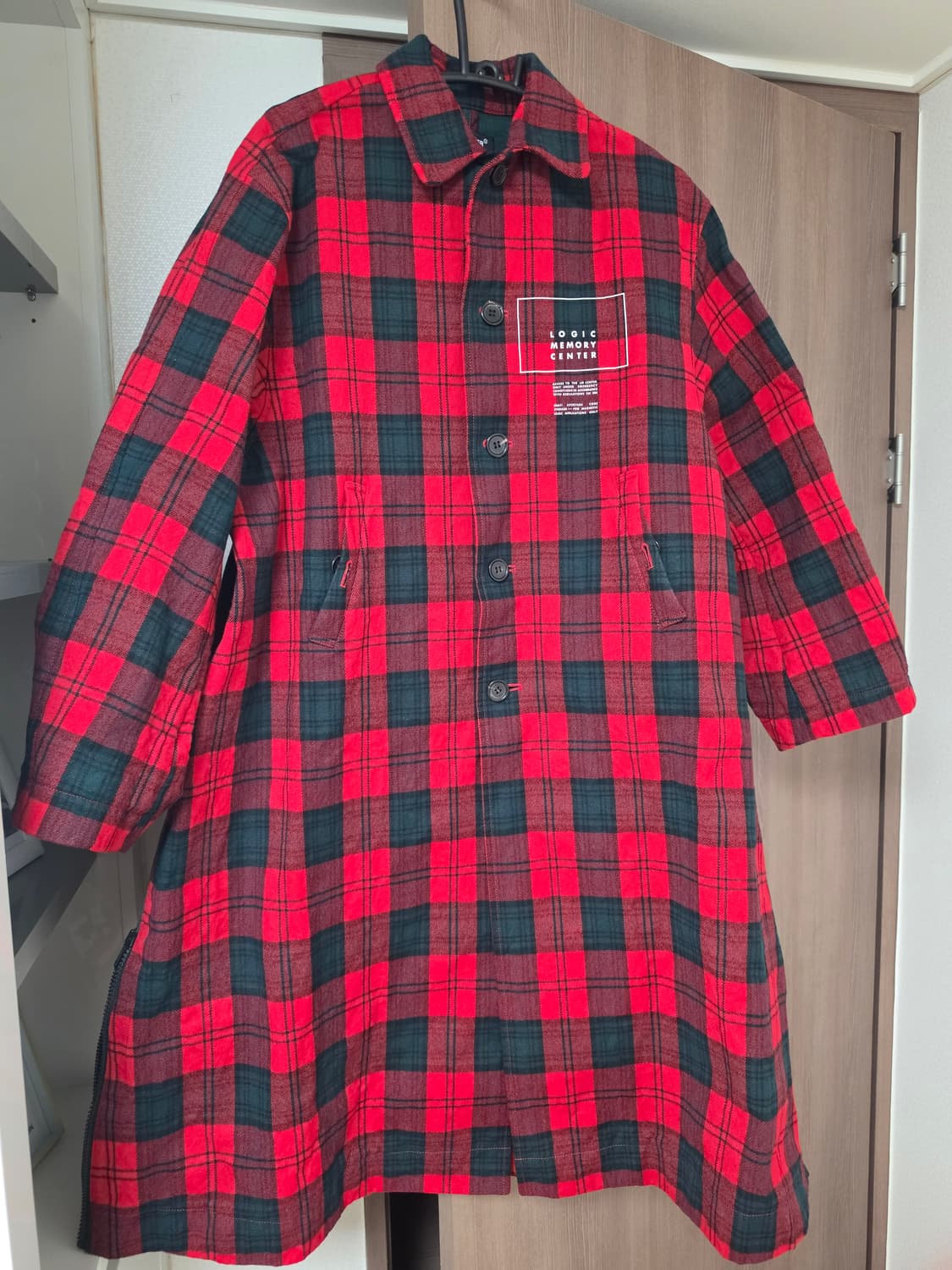 언더커버 18fw 메탈 패브릭 코트 2사이즈 상품이미지2