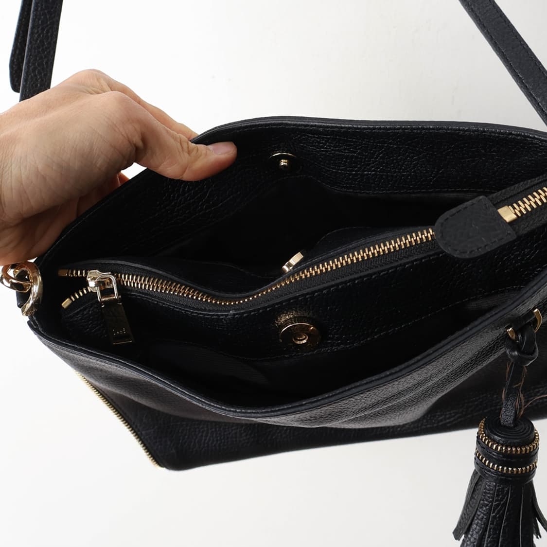 닥스 가죽 크로스백 상품이미지6