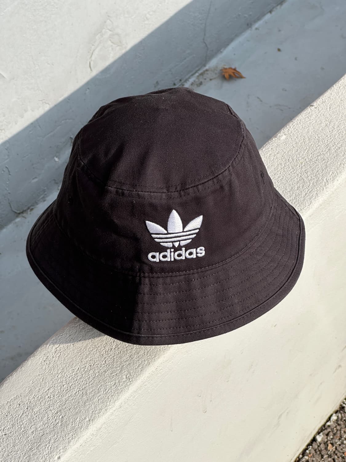 [L] 아디다스 로고 블랙 버킷햇 모자 상품이미지1