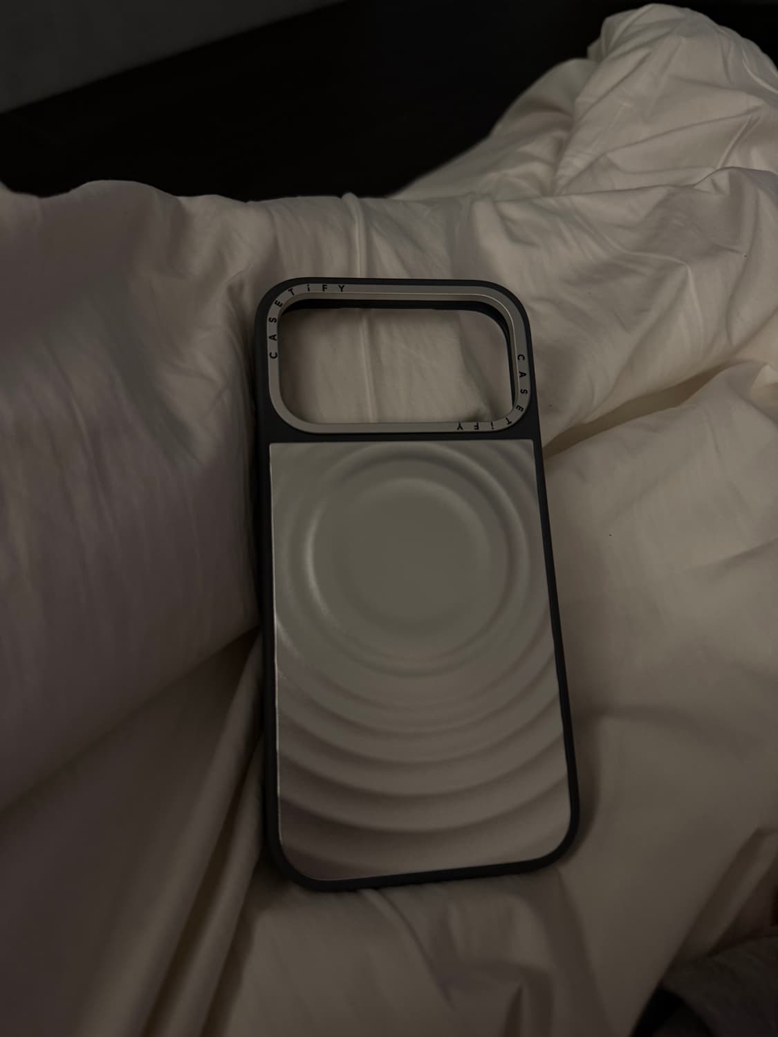 정품17프로맥스 케이스티파이 지디 한정판 상품이미지1