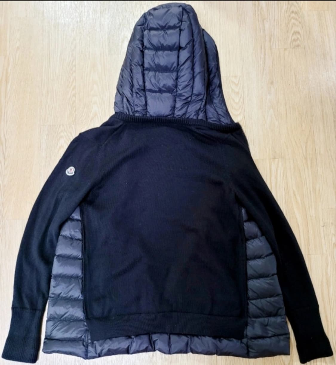 [정품)] 몽클레어 니트 패딩 후드집업 블랙 M(여성)새상품급 한정판  상품이미지3