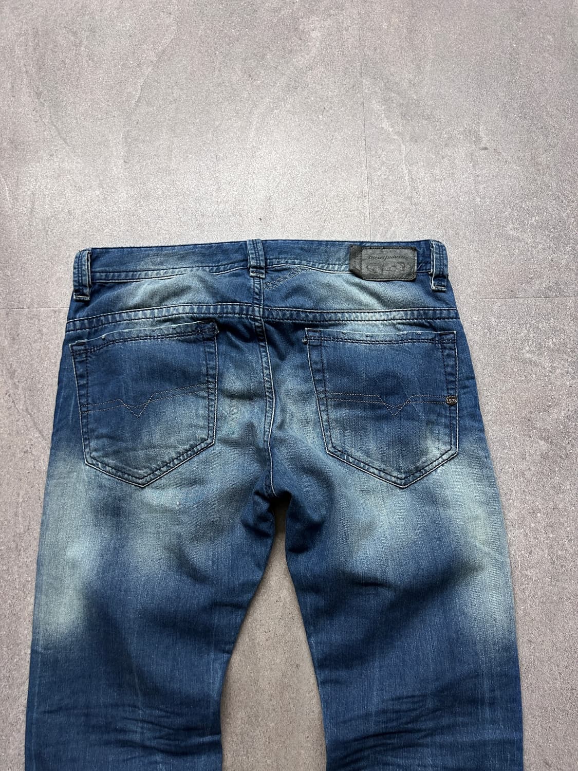 디젤 콘트라스트 워싱 데님 팬츠 상품이미지7