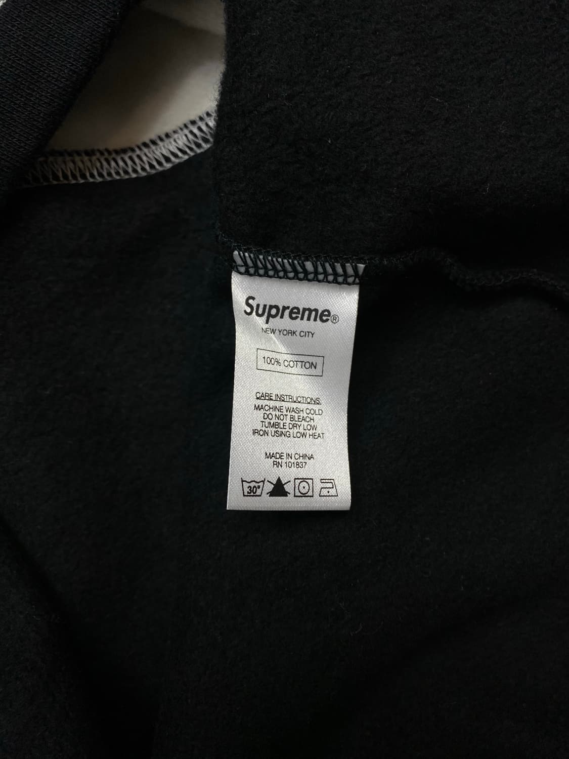 슈프림 16FW 엠브로이드 센터 스트라이프 크루넥 상품이미지3