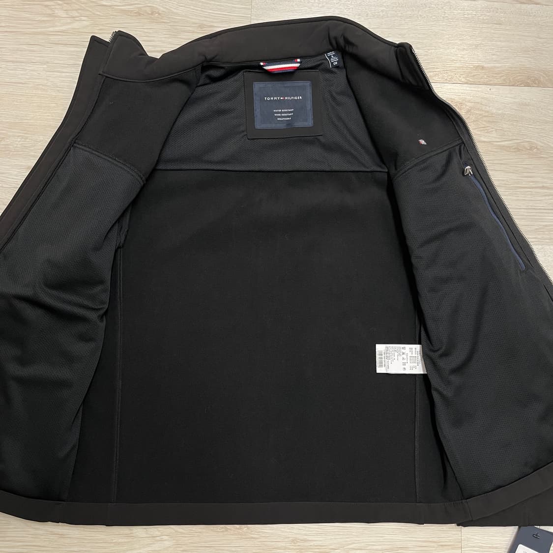 타미힐피거 블랙 소프트쉘 자켓 s사이즈 새상품 상품이미지2