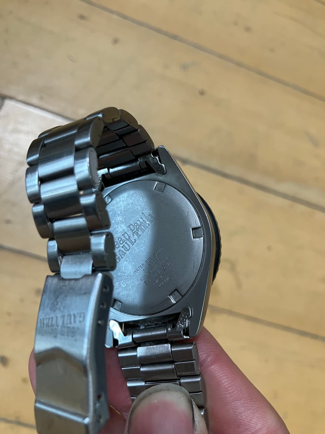 Jean paul gaultier 장폴고티에 레드 페이스 메탈 쿼츠 시계 상품이미지3