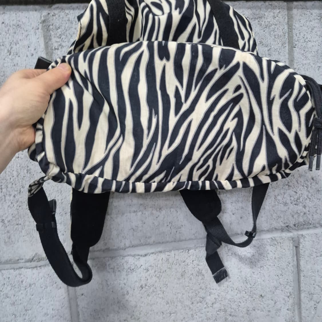 키플링 지브라 프린트 조엣수 백팩 상품이미지5