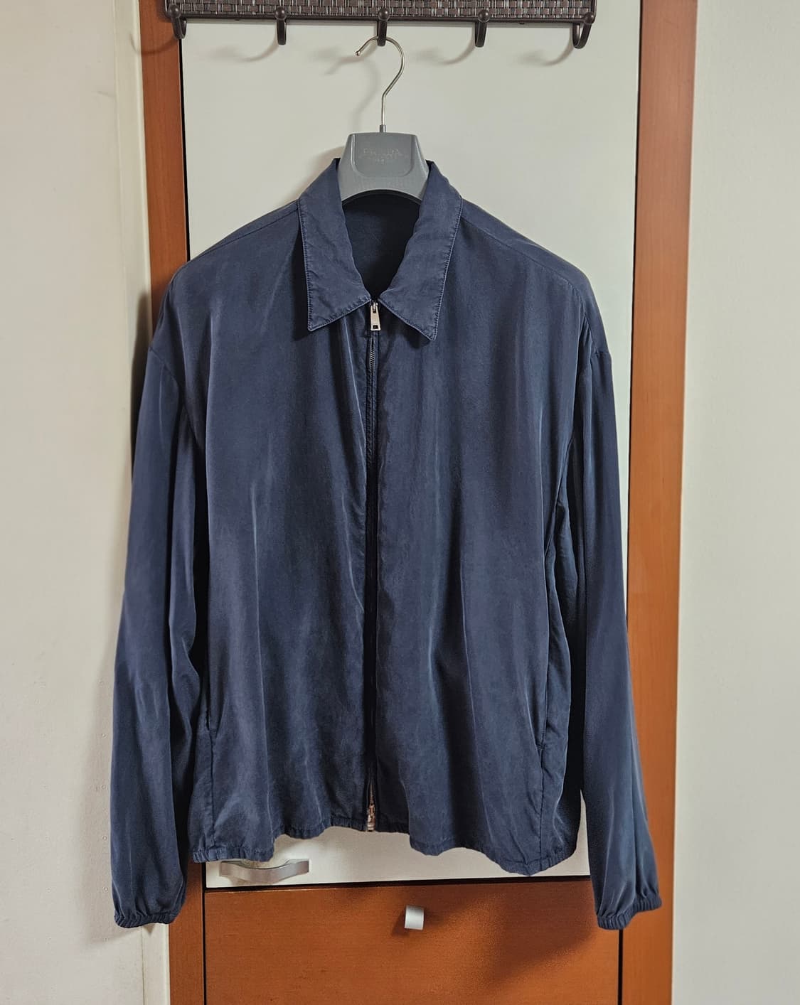 [L] 프라다 실크 자켓 팝니다 상품이미지1