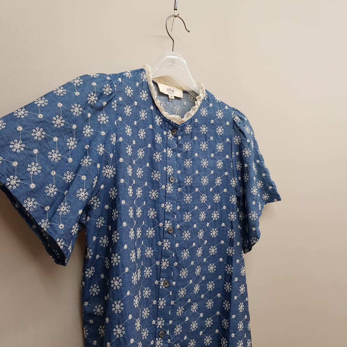 아떼 바네사브루노 2021 플라워 자수 블라우스 36사이즈 상품이미지4