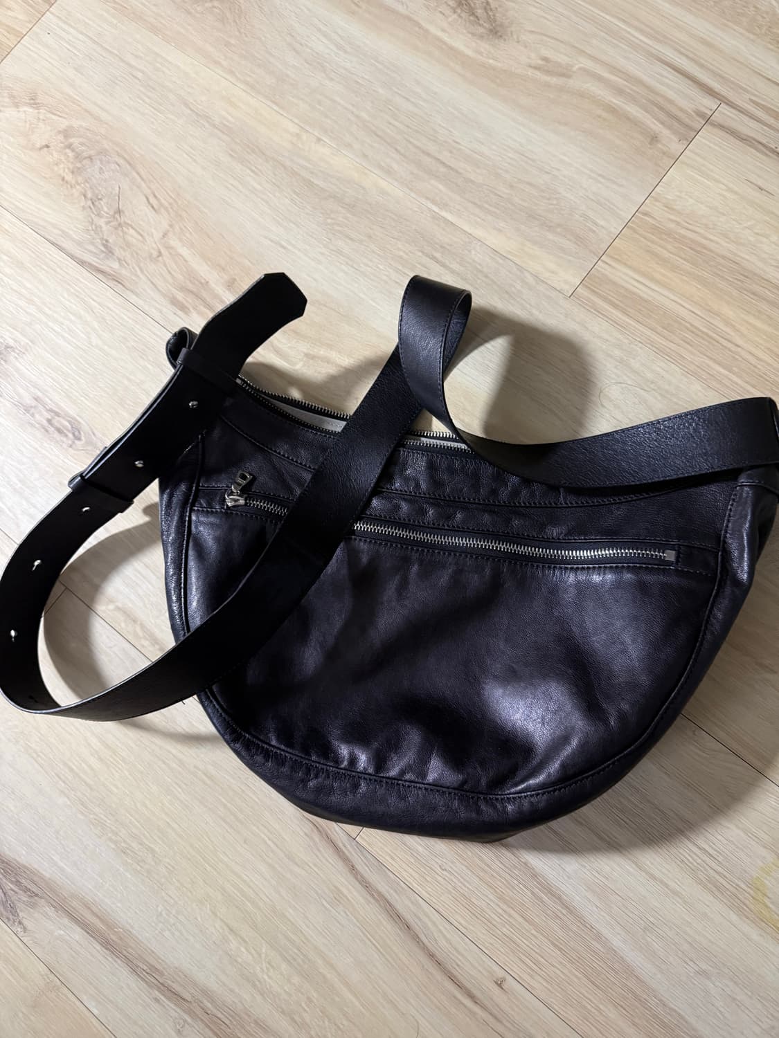 엔벨로프 레더 호보백 상품이미지2