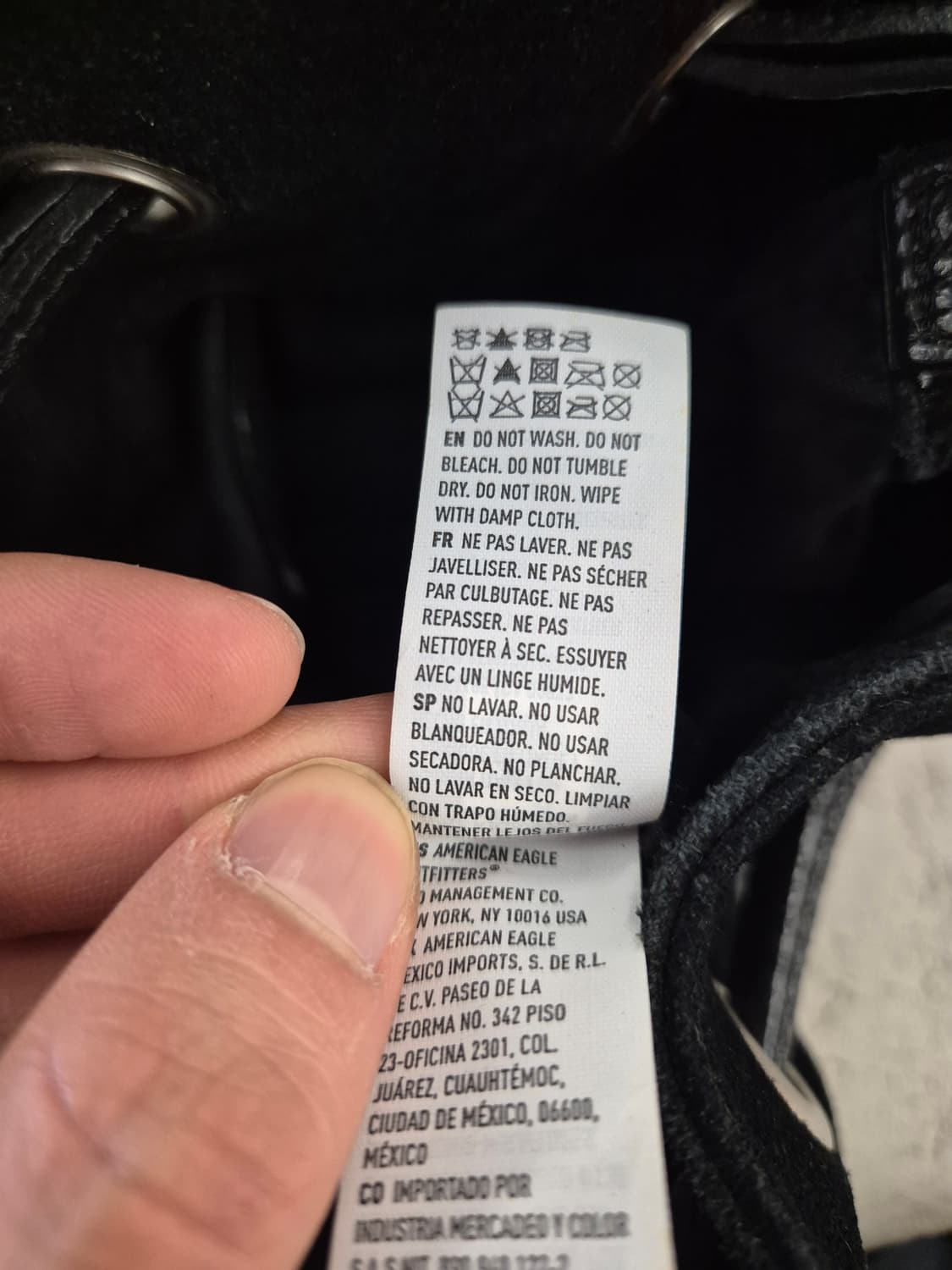 아메리칸 이글 블랙 페블드 레더 버킷 드로스트링 백 상품이미지9