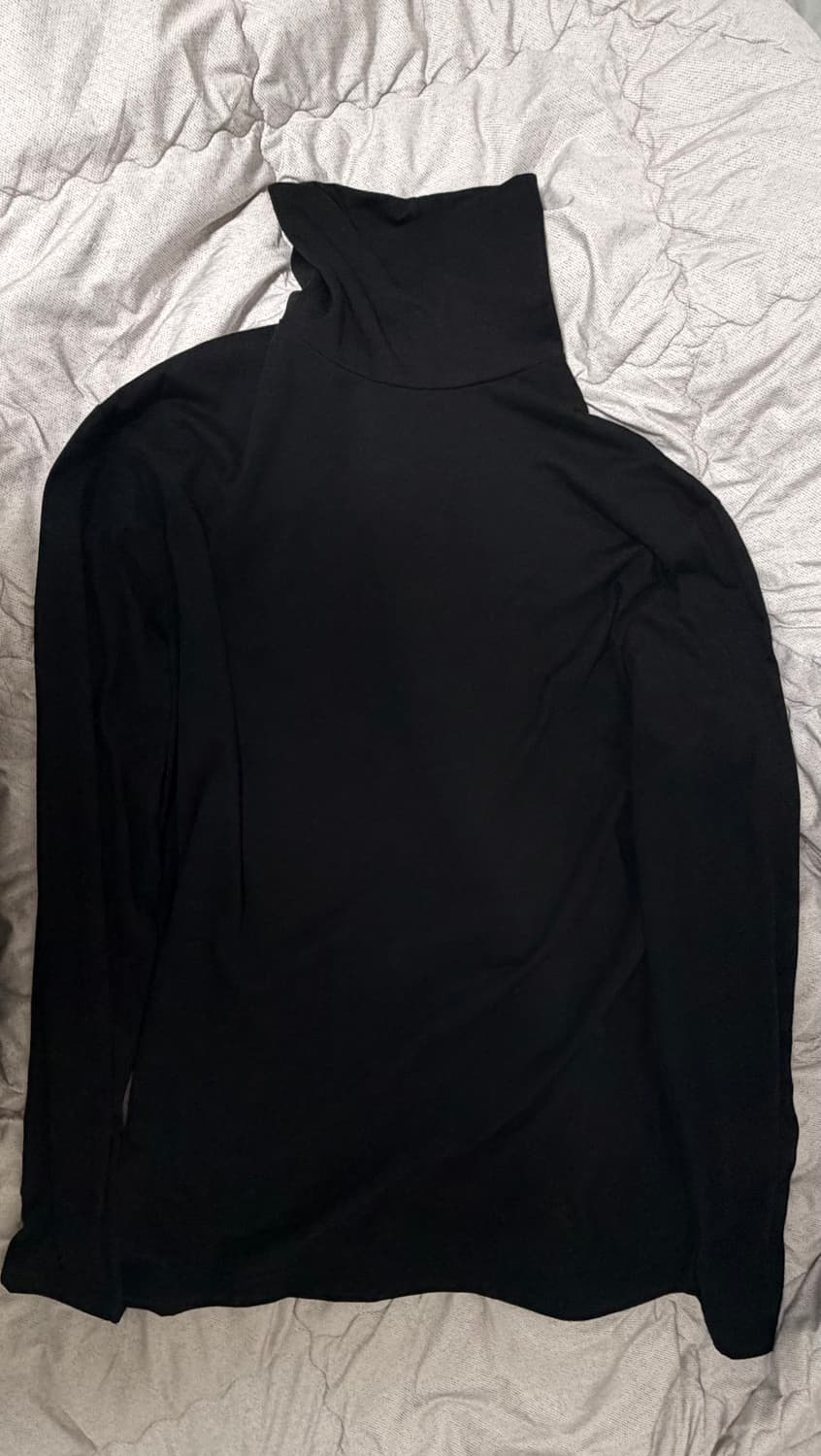 폴리테루 터틀넥 4사이즈 블랙팝니다. 상품이미지2