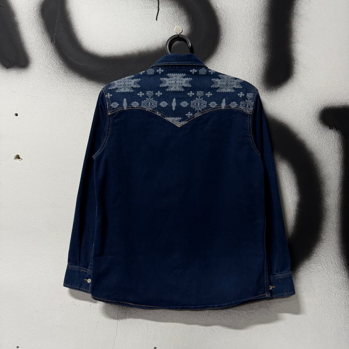 리바이스 오리지널 웨스턴 패턴 디테일 더블포켓 데님 셔츠 상품이미지2