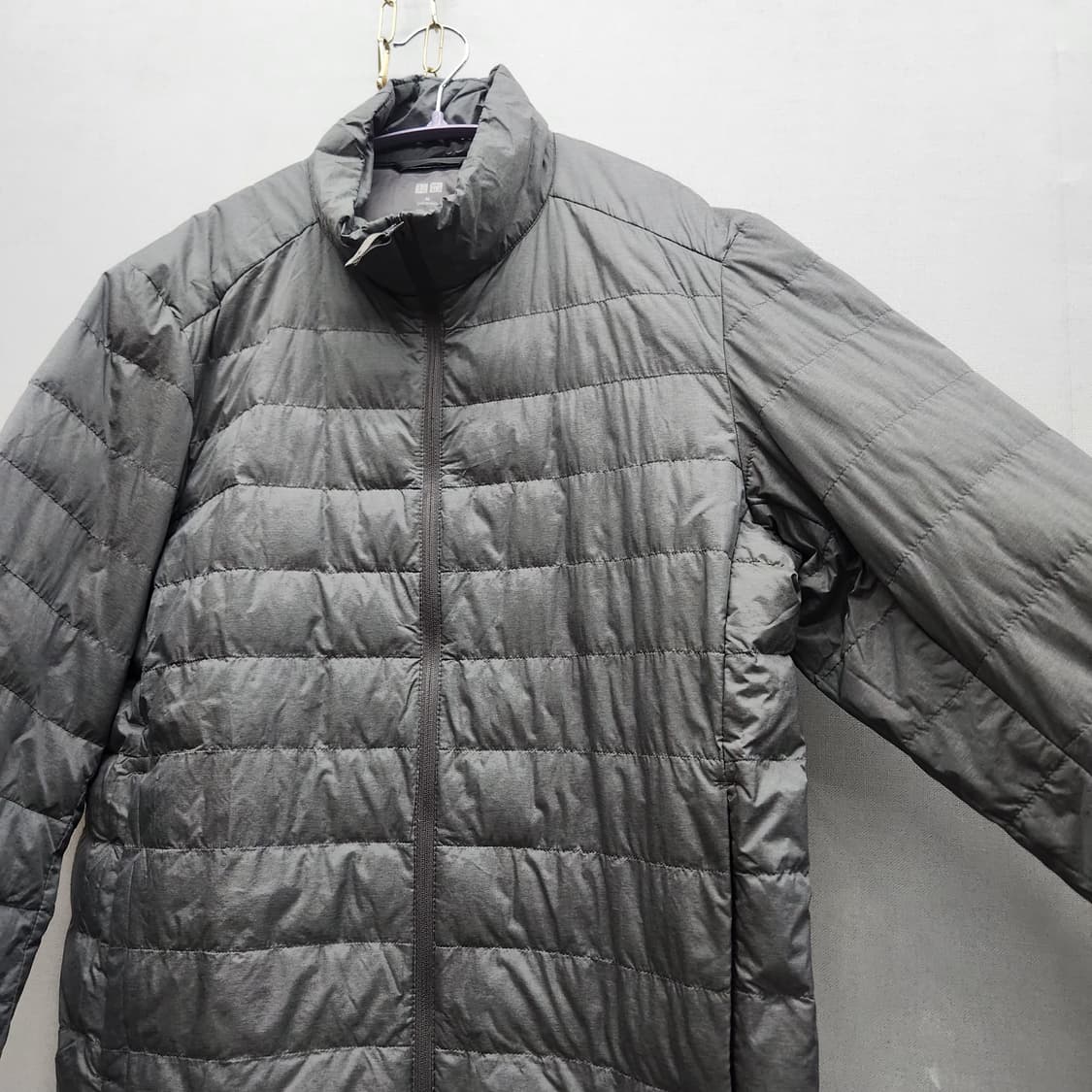 유니클로 라이트 그레이 경량 다운 패딩 L 상품이미지2
