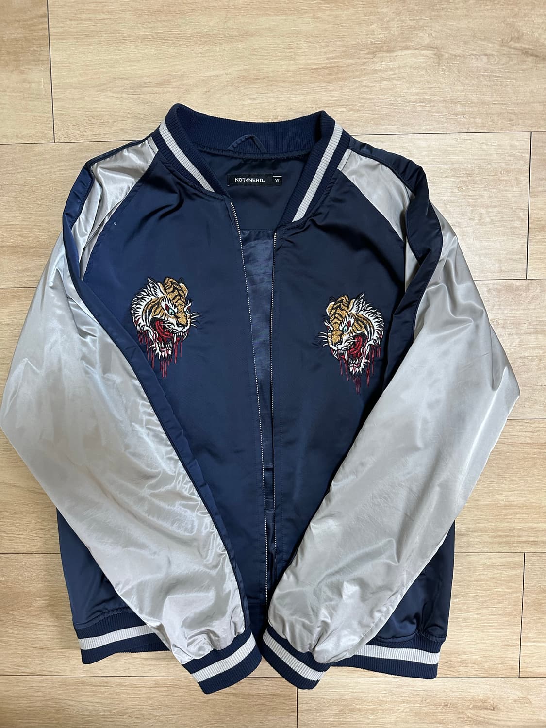 낫포너드 Tiger Satin Blouson Jacket  네이비 상품이미지4