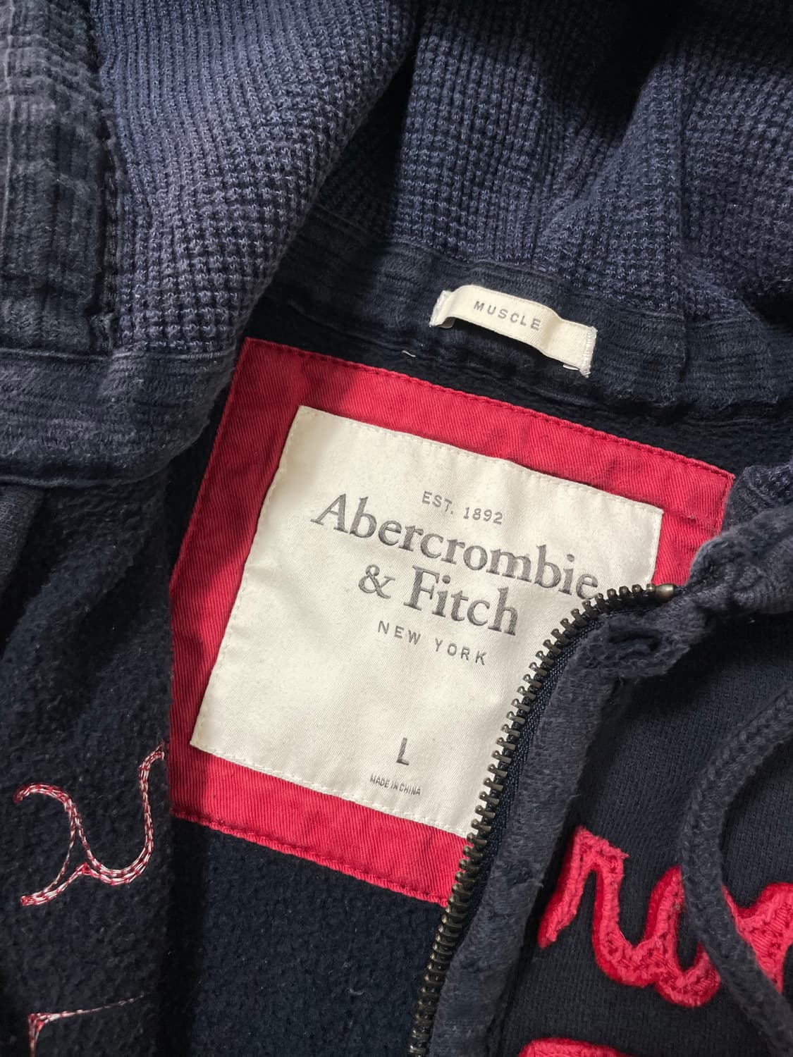 빈티지9. 아베크롬비 빈티지 뉴욕 로고 후드집업 후드 티셔츠 네이비 레드 상품이미지4