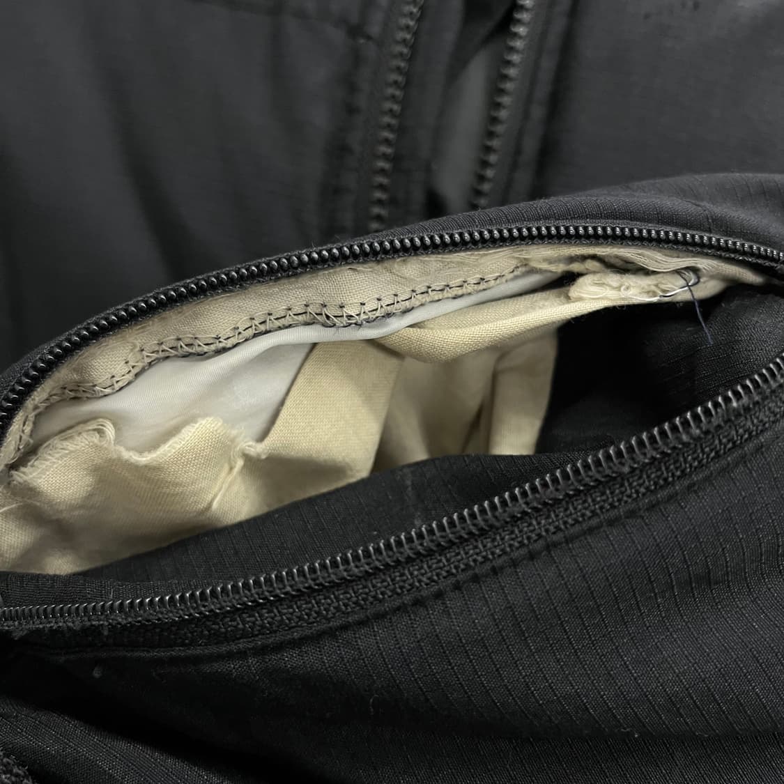 나이키 ACG 00s 덕다운 푸퍼 패딩 블랙 상품이미지9