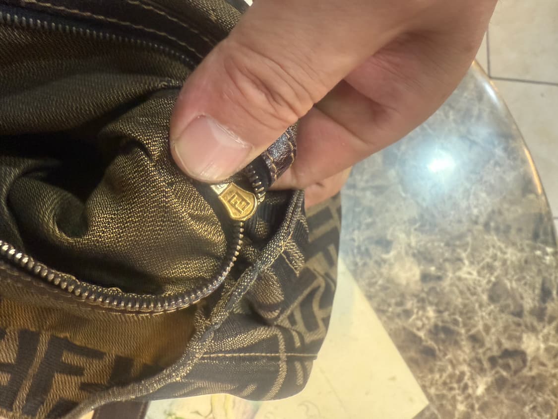 정품 펜디 주카 토트백 팝니다 상품이미지8