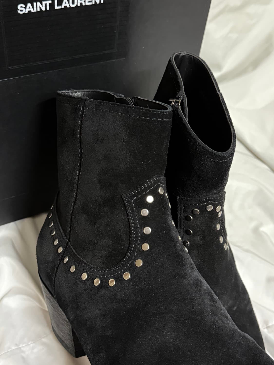 생로랑 루카스 스웨이드 스터드 부츠 상품이미지3