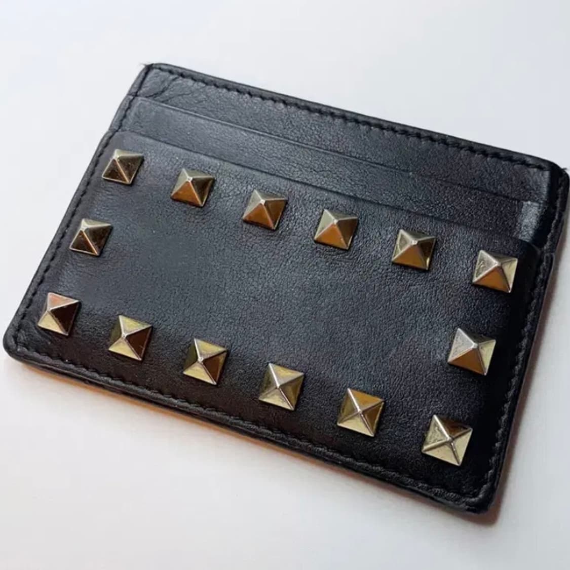 [정품] VALENTINO 발렌티노 락스터드 소가죽 카드지갑 상품이미지1