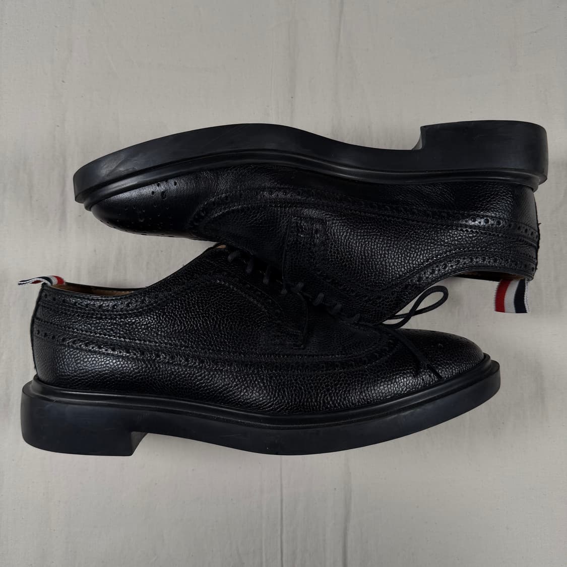 톰브라운 블랙 윙팁 구두 상품이미지4