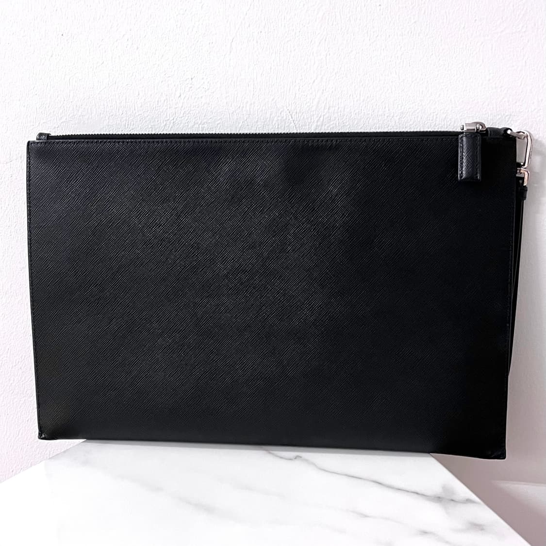 [A급/정품] 프라다 삼각로고 클러치 백 블랙 상품이미지3