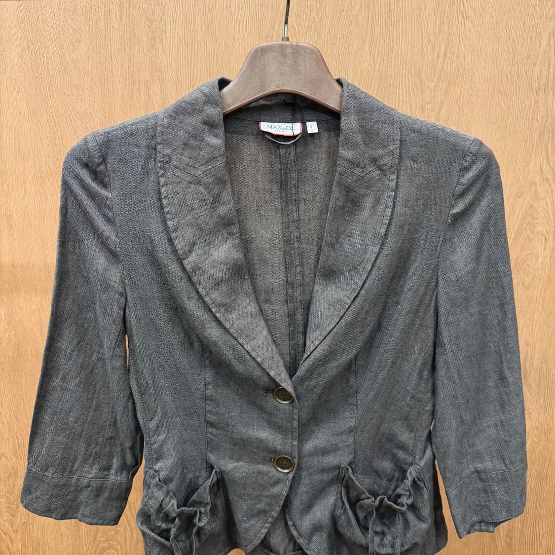 막스앤코 린넨 자켓 7부 소매 셔링 스트링 포켓 디테일 슬림핏 차콜 상품이미지4