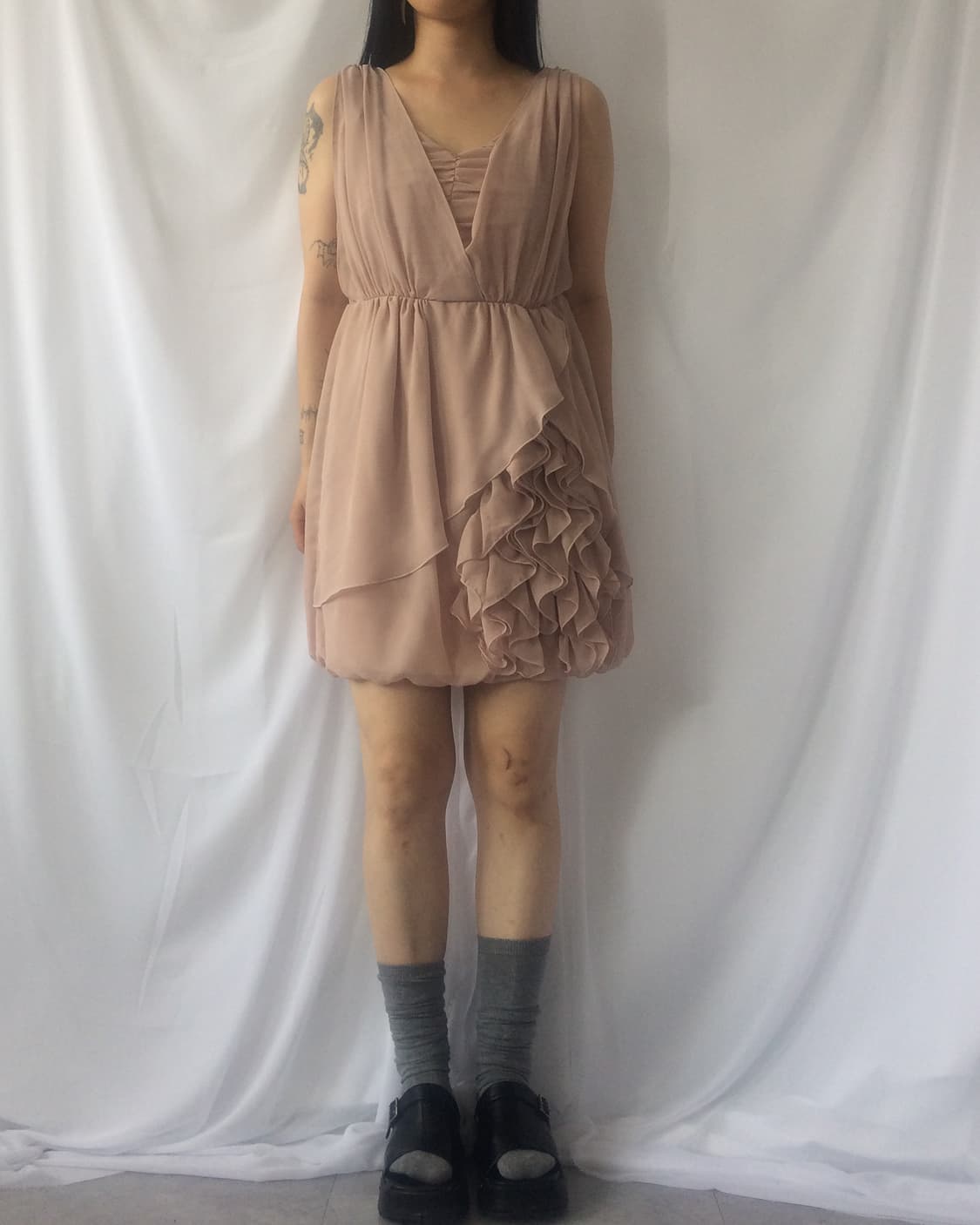 Ruffle point sleeveless onepiece 상품이미지1