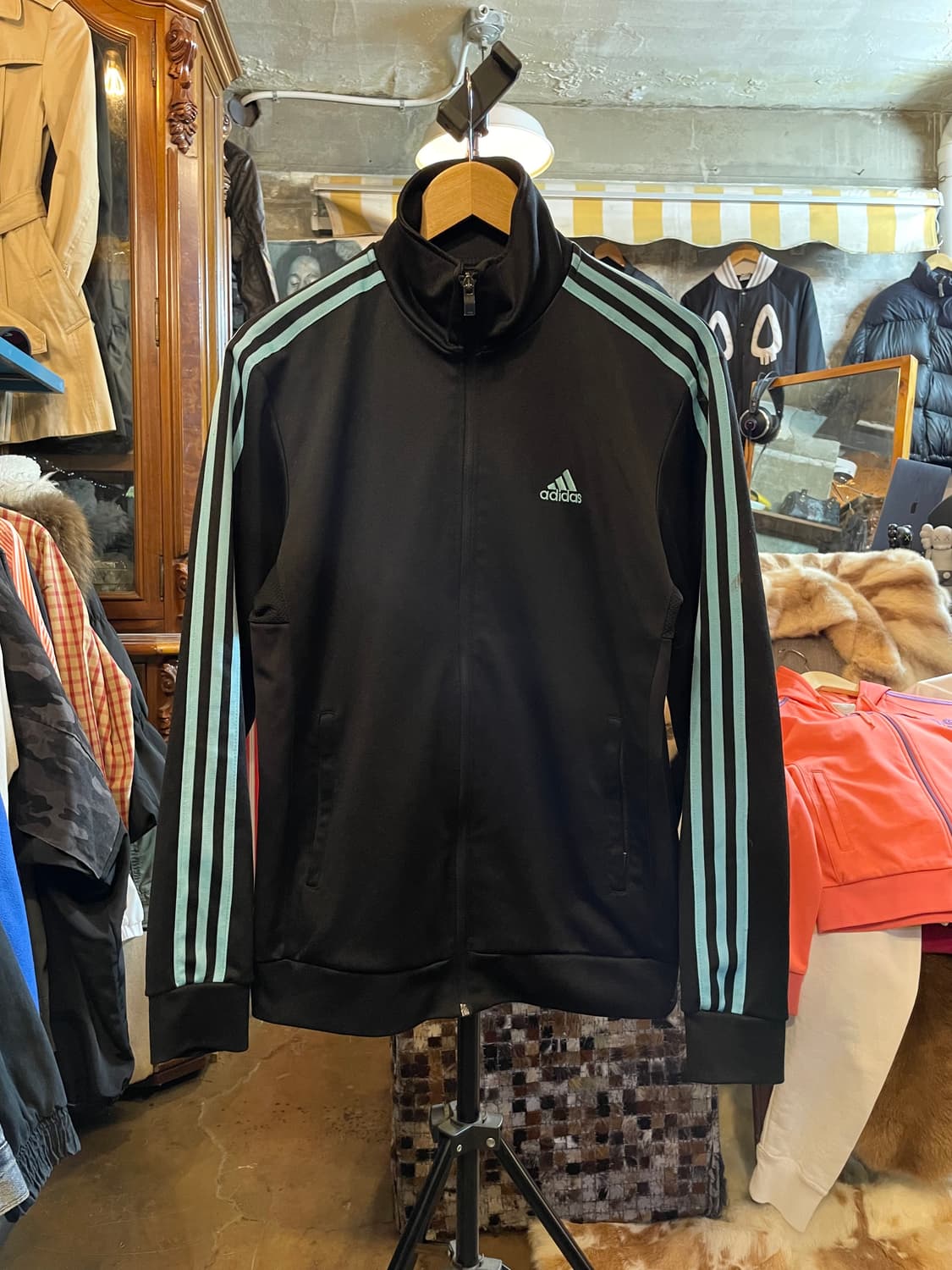 아디다스 블랙/스카이블루 삼선 트랙탑 저지 자켓 상품이미지1