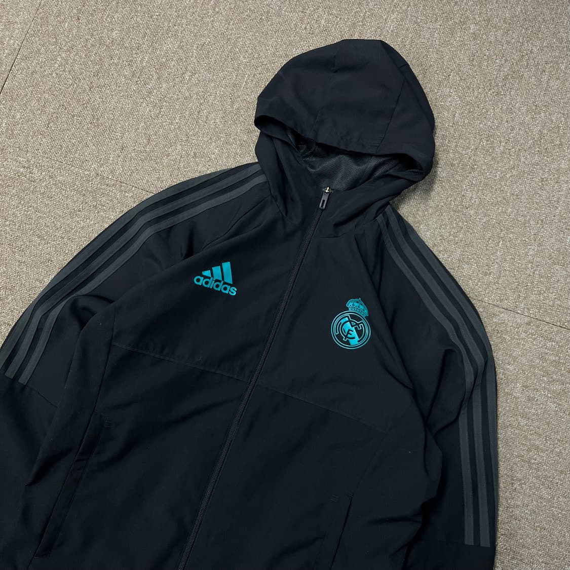 아디다스 레알 마드리드 바람막이 상품이미지3