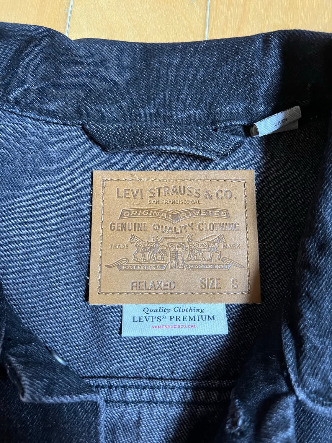 리바이스 프리미엄 트러커 s사이즈 블랙 상품이미지2