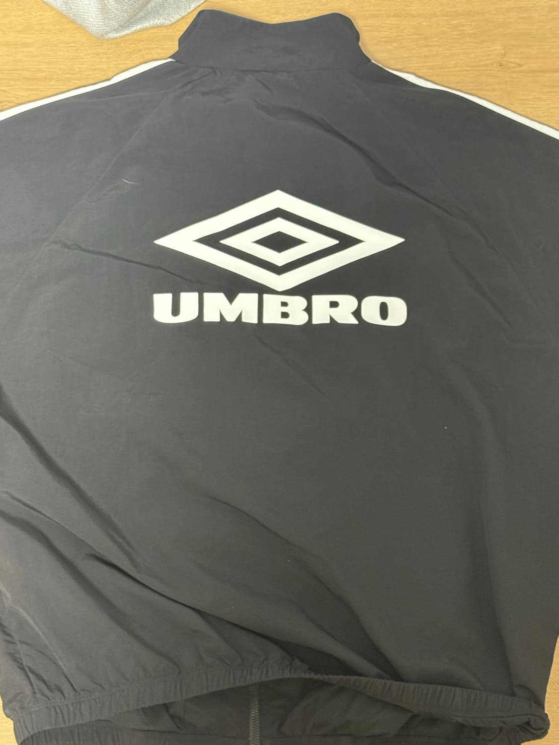 엄브로 UK 헤리테지 스탠드넥 바람막이 상품이미지2