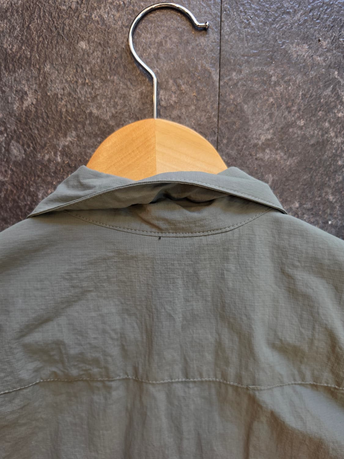 자라[ZARA] 카키 반팔 셔츠 - M 상품이미지9