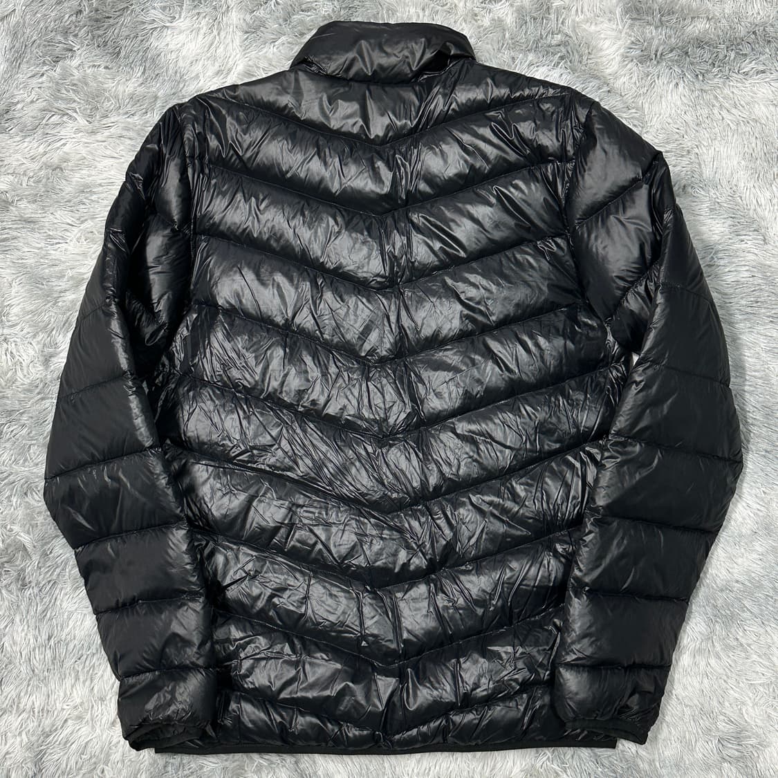 나이키 유광 경량패딩 블랙  상품이미지3
