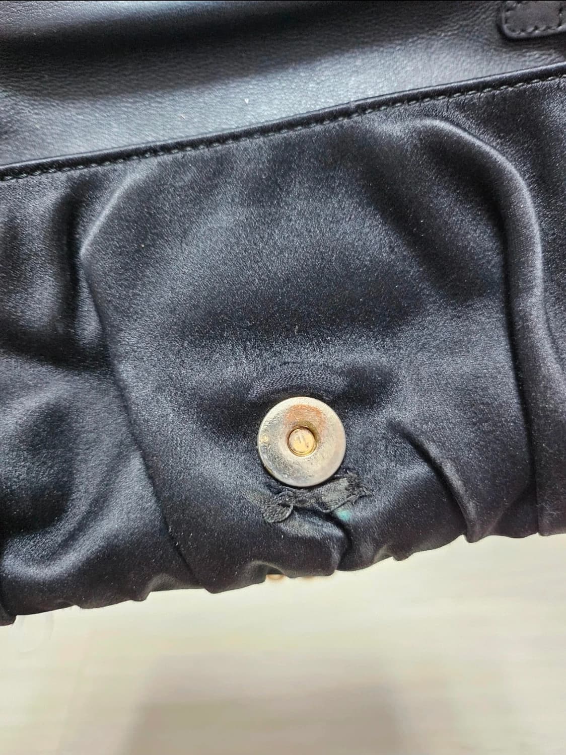 정품) 구찌 블랙 하트 체인 미니 클러치겸 토트백 판매합니다 상품이미지10