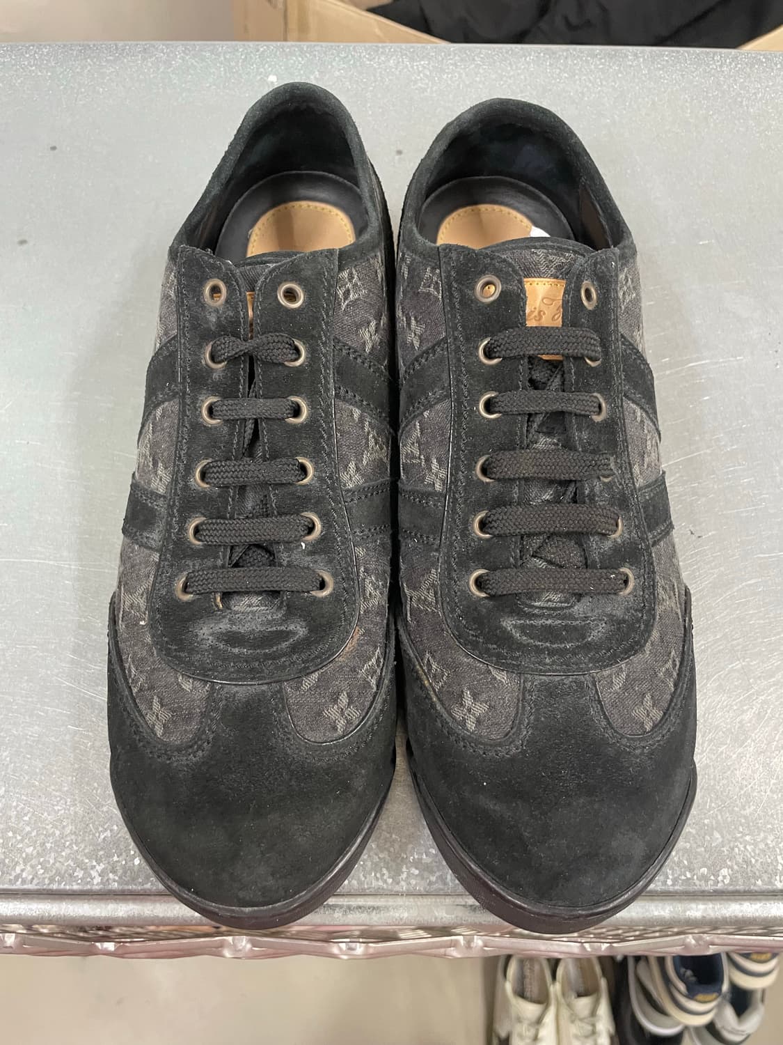 루이비통 블랙 데님 스니커즈 8.5 상품이미지5