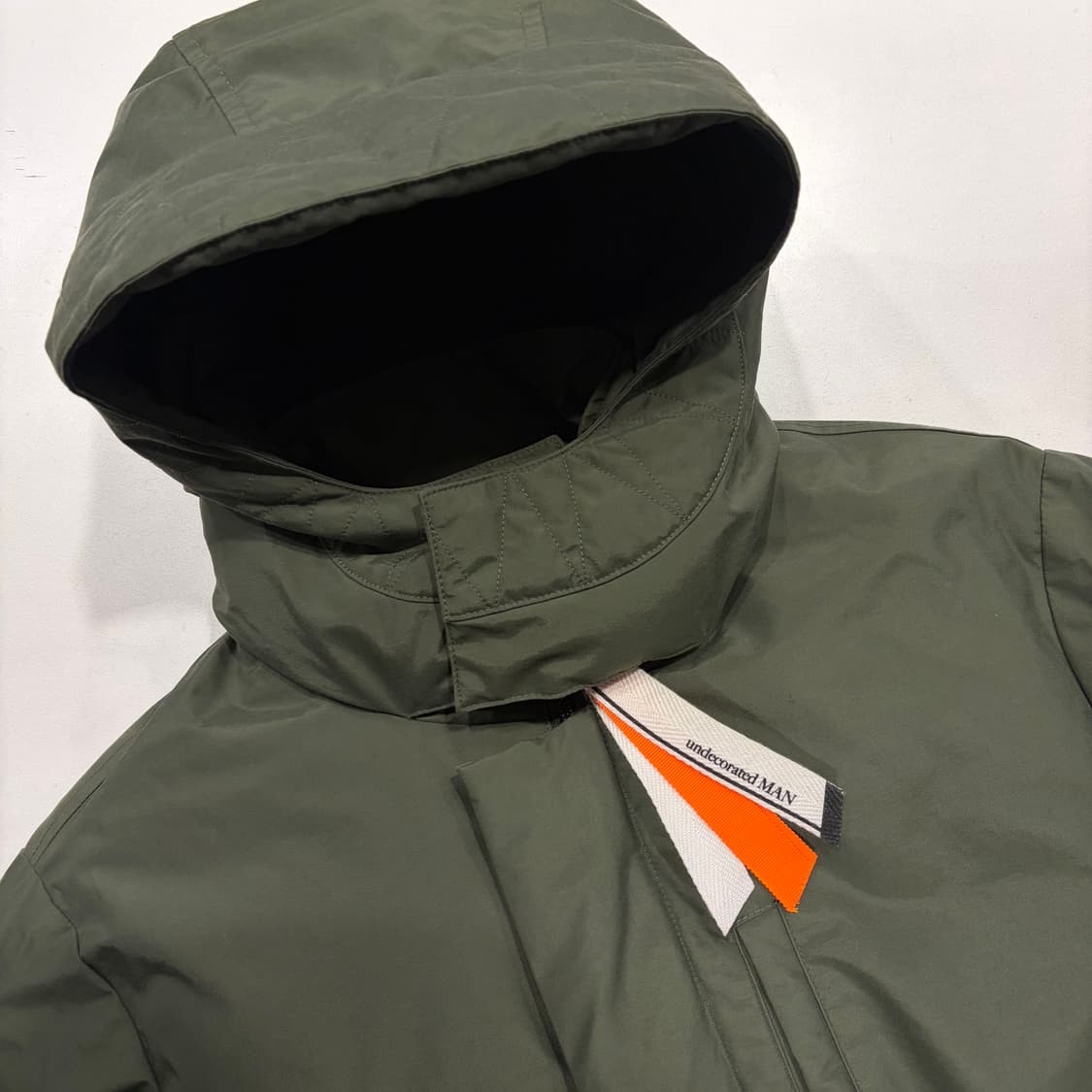 [2] 15FW 언데코레이티드 필드다운 카키색 후드 패딩 코트 C309 상품이미지3