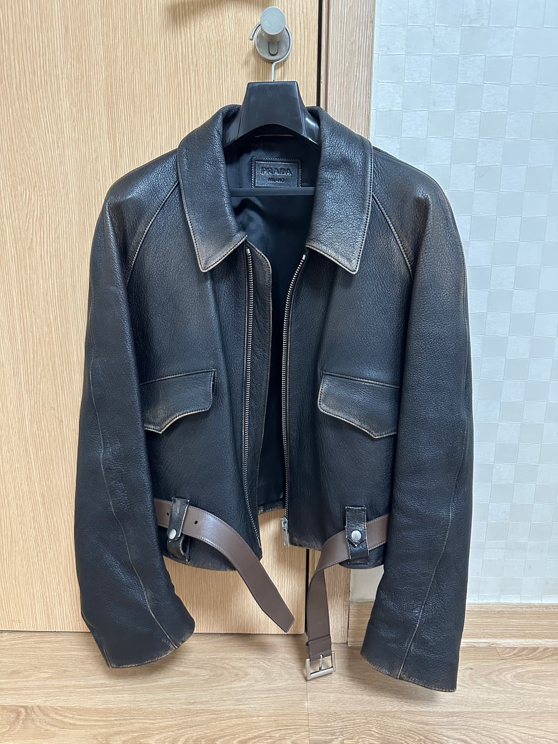프라다 나파 벨티드 레더 자켓 42 상품이미지6