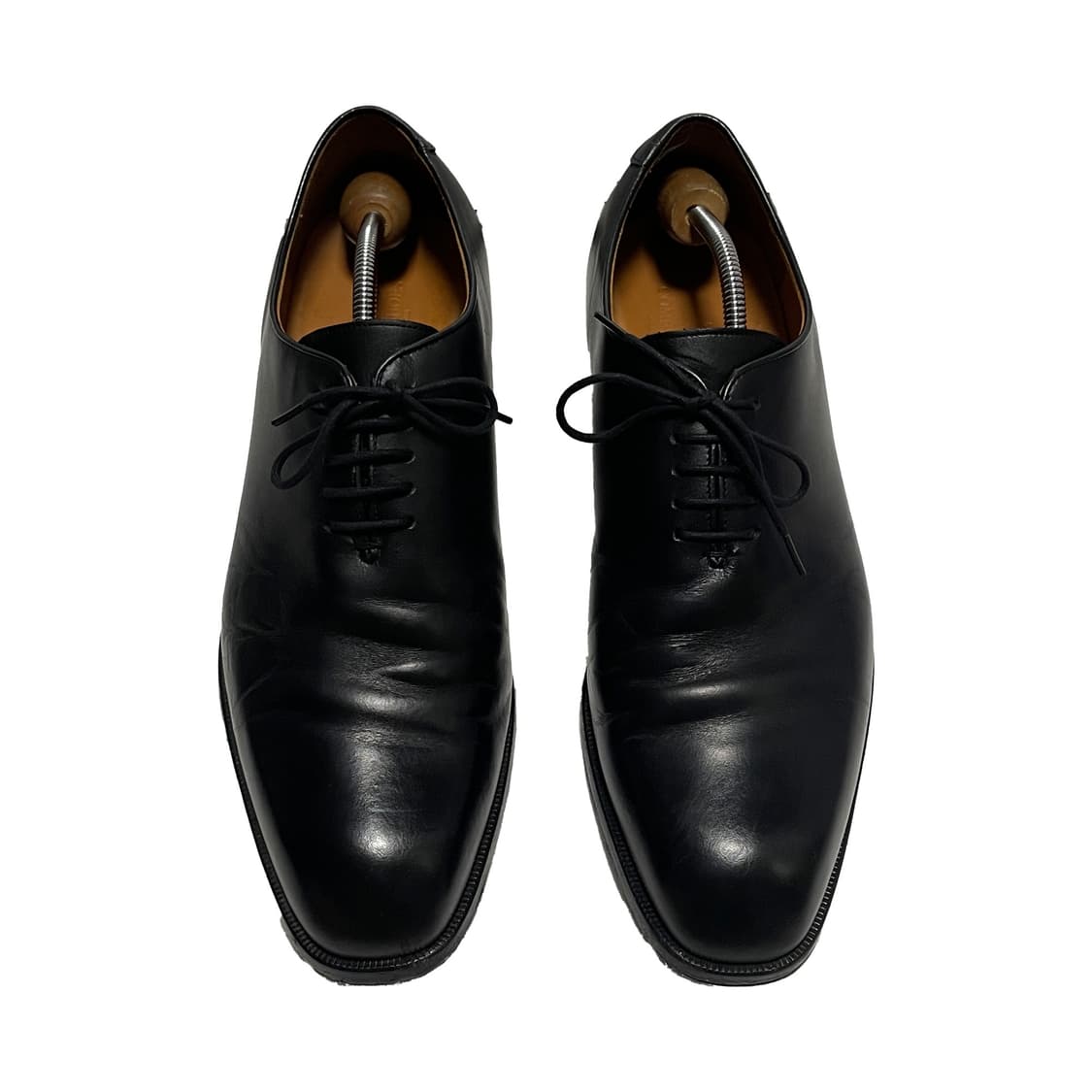 컴피슈즈 홀 컷 블랙 구두 상품이미지2