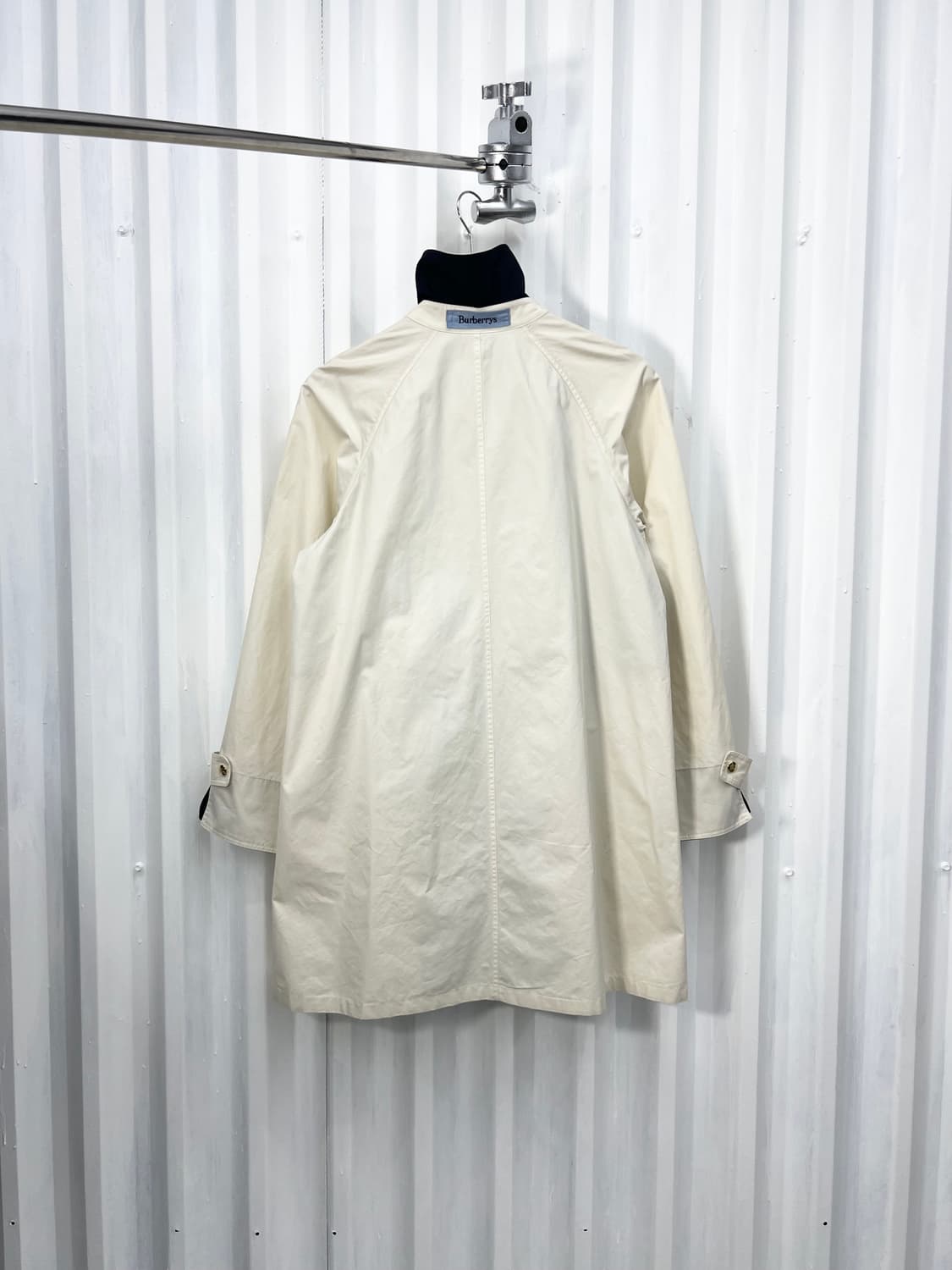 90s Burberry 금장 트렌치코트 상품이미지2