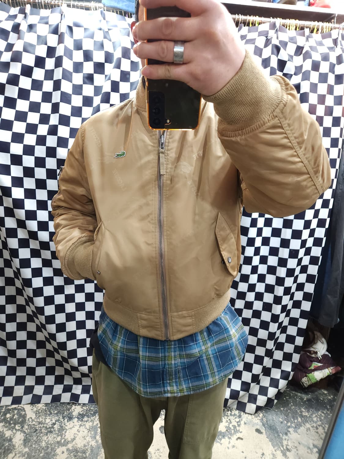 라코스테 리버시블 ma1 항공점버 모노그램패턴

 상품이미지9