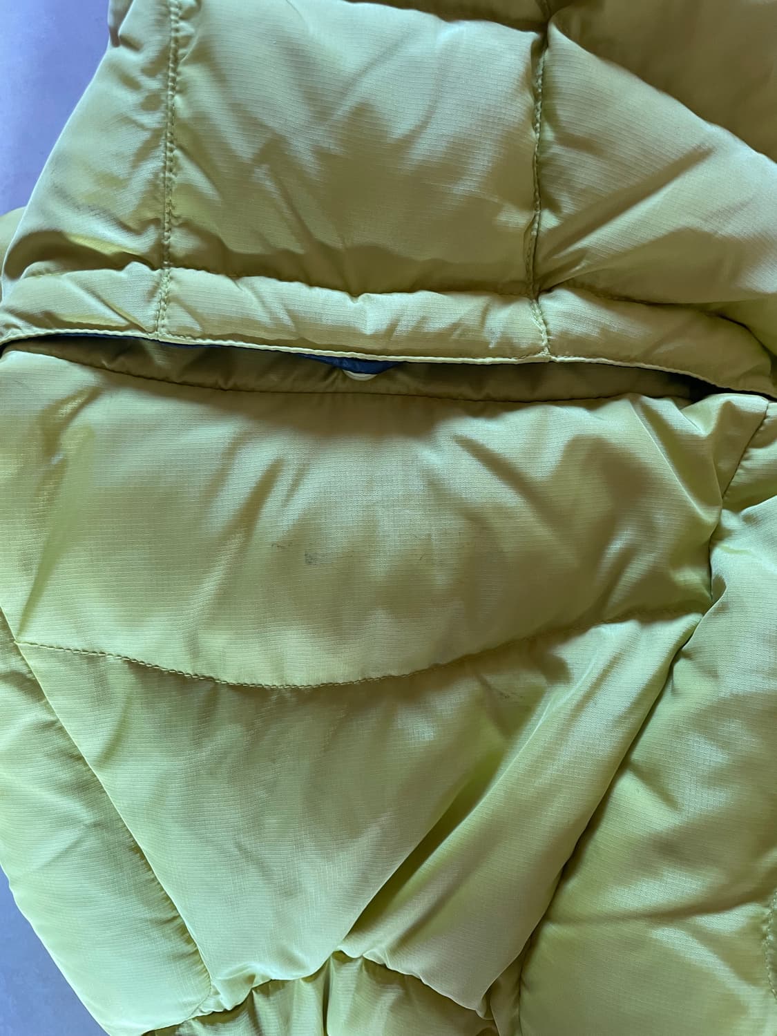 데상트 옐로우 패딩 상품이미지3