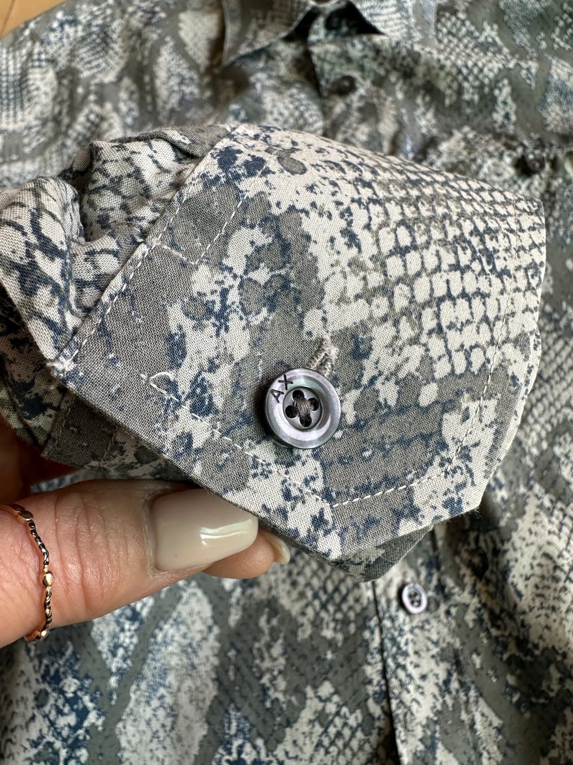 A/X 아르마니 뱀피 파이턴 패턴 셔츠  상품이미지4