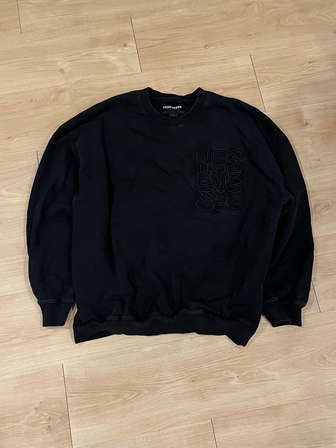 YESEYESEE 예스아이씨 스웻셔츠 블랙 상품이미지1
