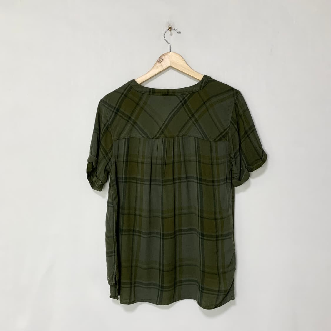 에디바우어 브이넥 헨리넥 체크 반팔 셔츠블라우스 카키 루즈핏모리걸 상품이미지6